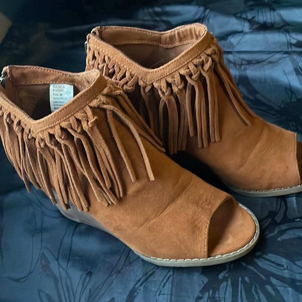 Mavi A booties size 6